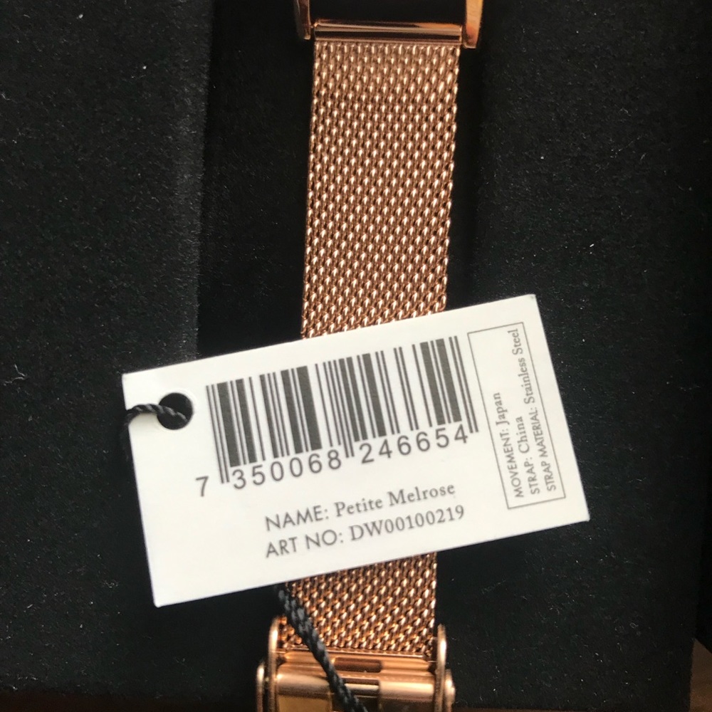 Daniel Wellington Petite Melrose 28mm Gold - Picture 5 of 7